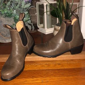 BLUNDSTONES!! Almost new - amazing deal 🤩🤩🤩